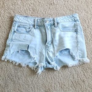 American Eagle Womans shorts Size 6 light blue denim